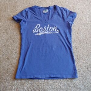 Resort wear "Boston" vneck t-shirt